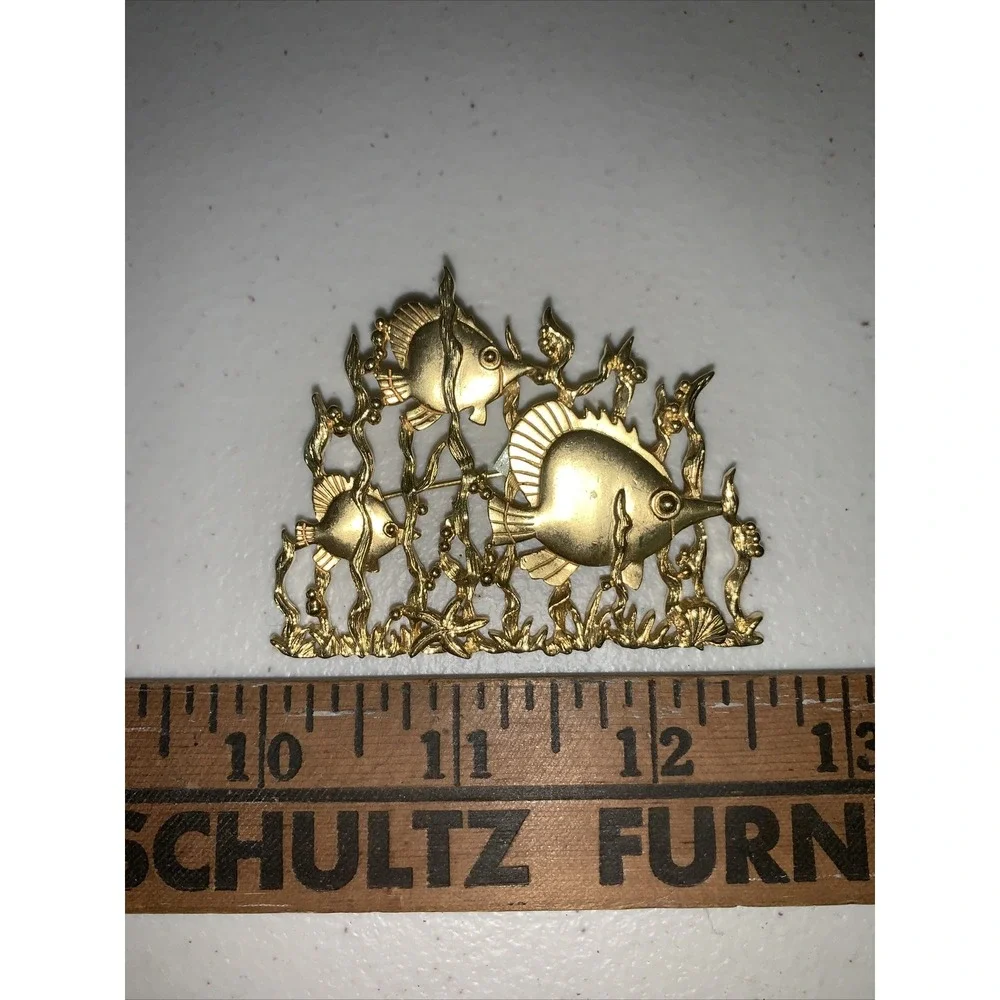 Vintage Signed Jonette (JJ) Goldtone Under‎ the Sea Fish Seaweed Brooch Reef Pin